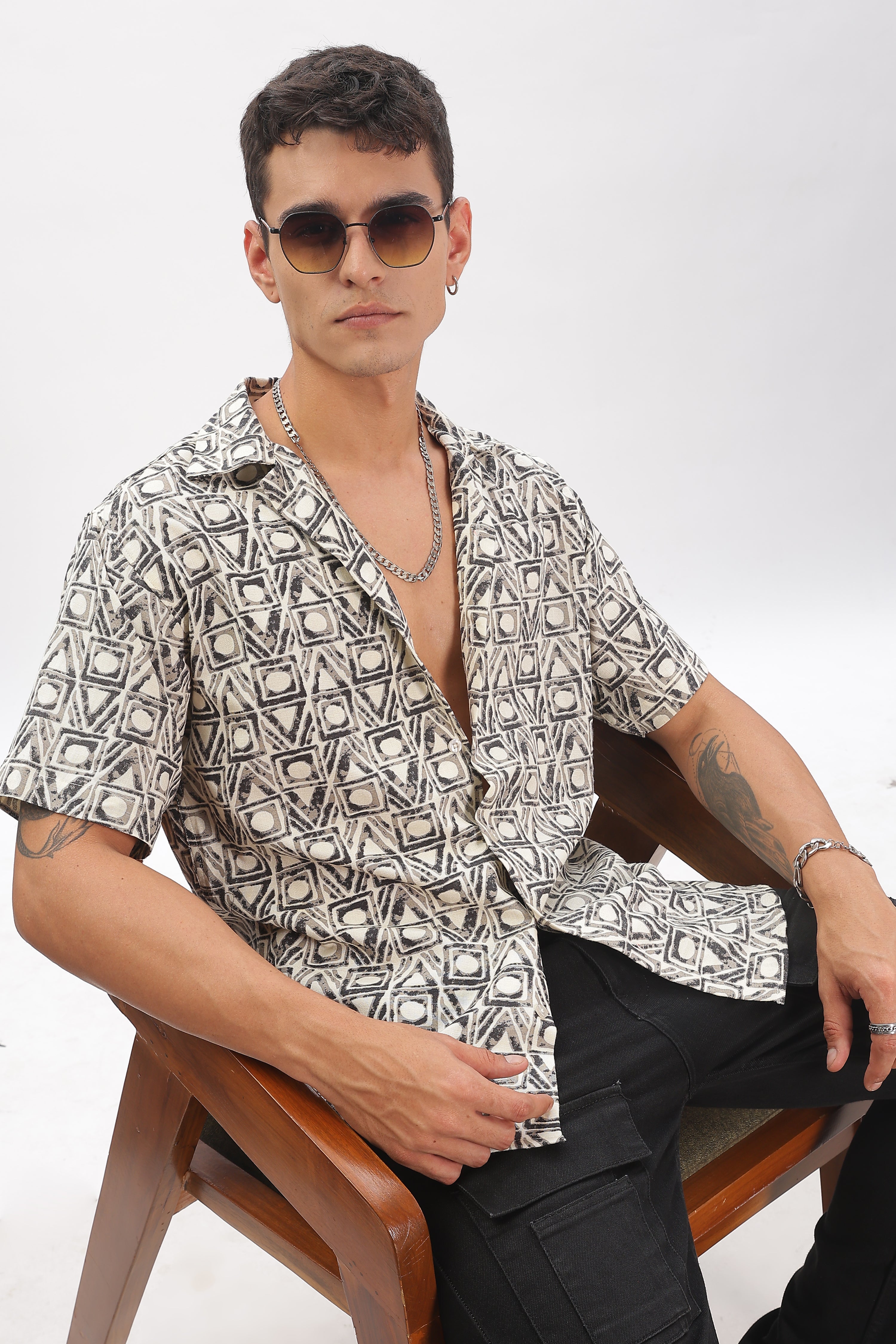 Lattice beige pattern