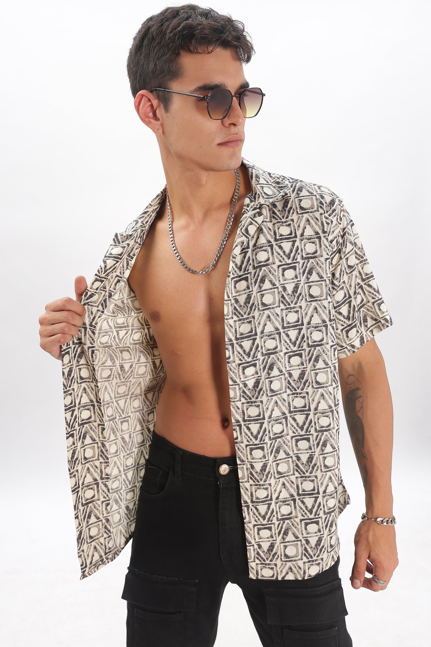 Lattice beige pattern