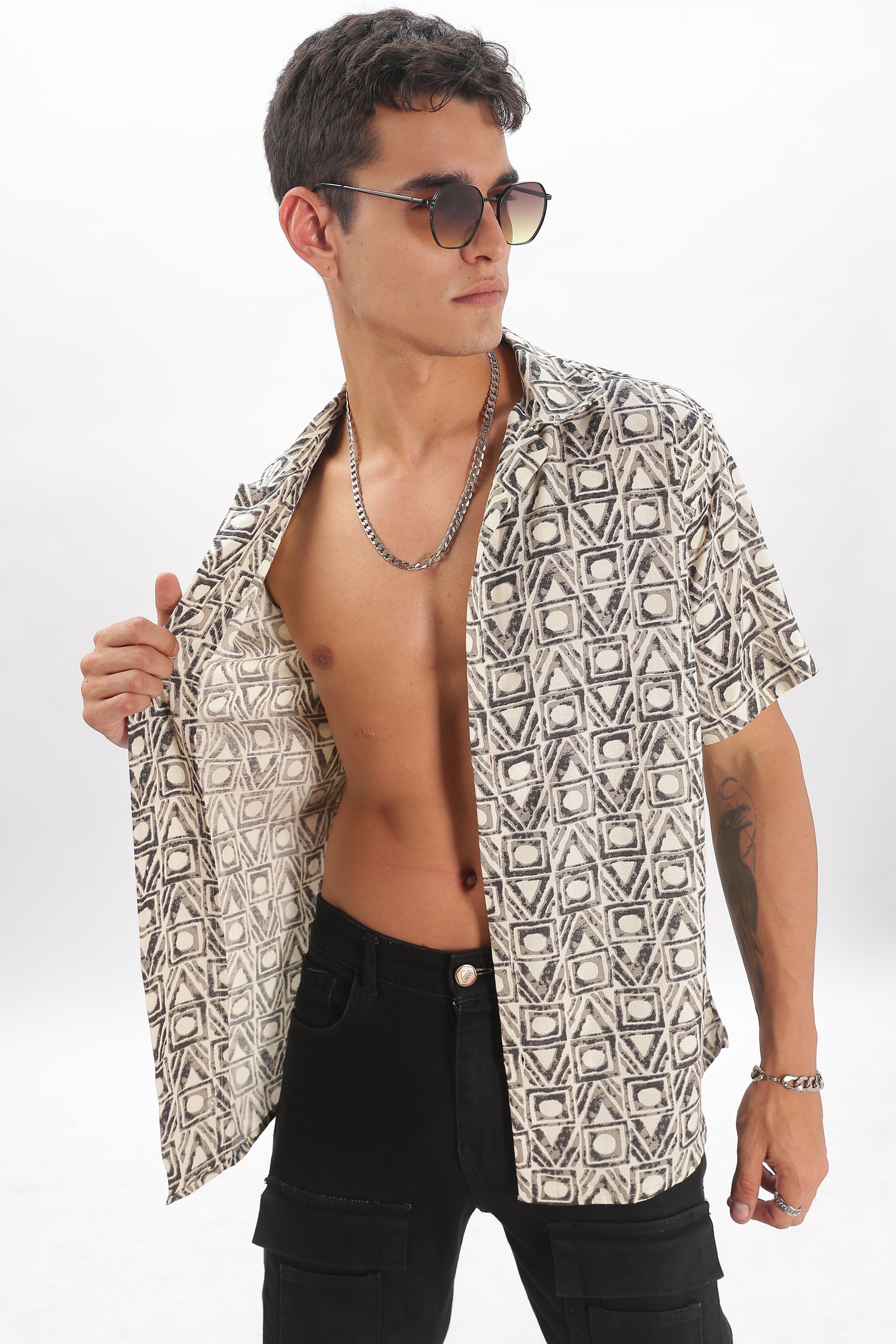 Lattice beige pattern